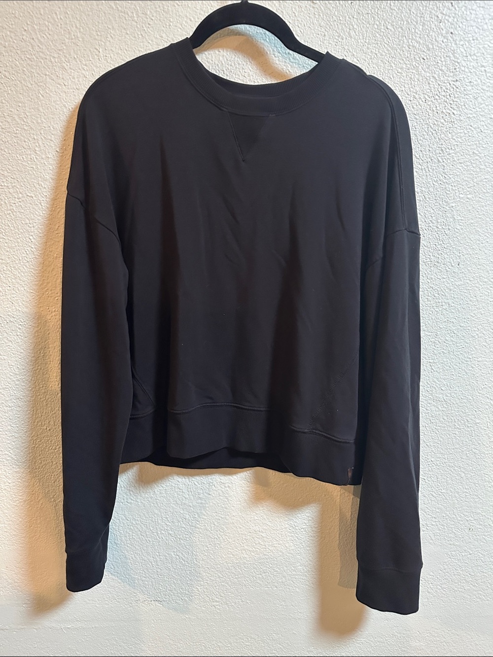 Travismathew classic Black Women's Crewneck Sweater